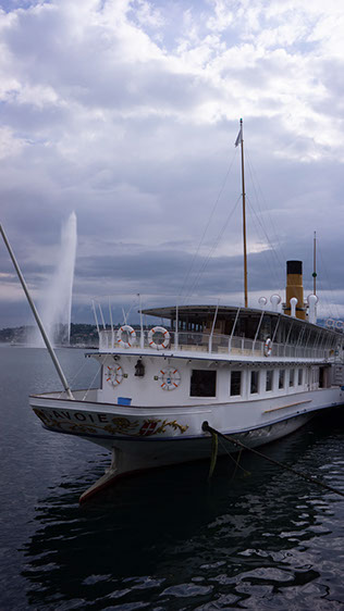 レマン湖と観光船